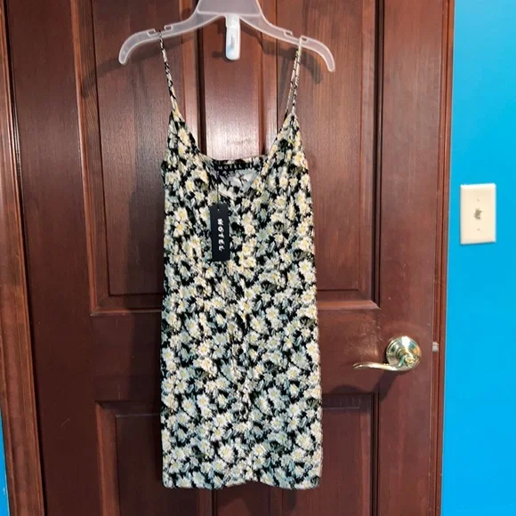 motel rocks brown floral dress Gabriela Midi Dress in Garden Floral Brown main image 0